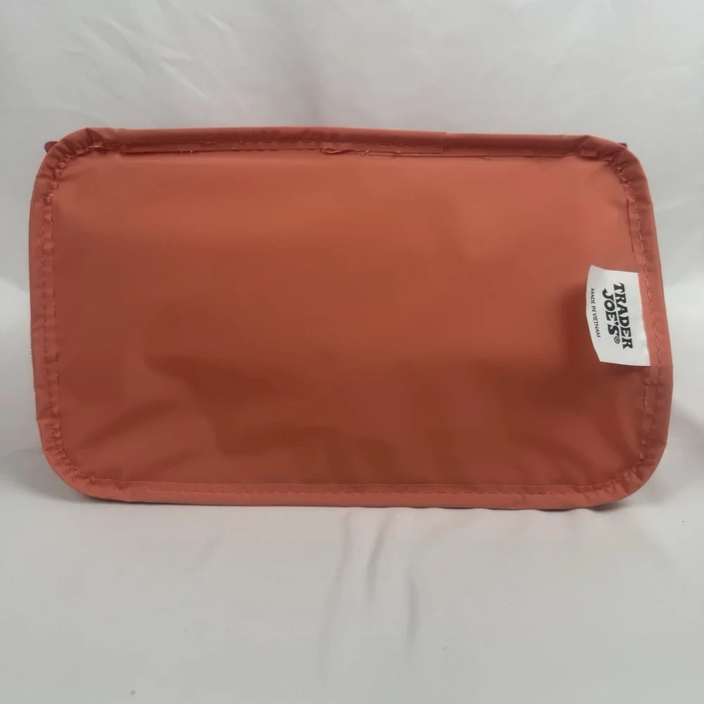 Trader Joe's Mini Lunch Tote Insulated Cooler Travel Beach Bag NWT - Picture 8 of 10